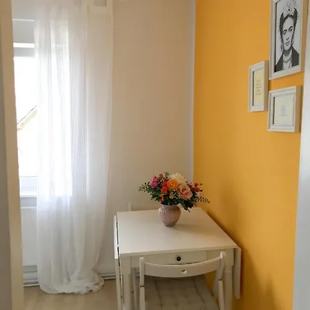Dream 'frida' Apartment
