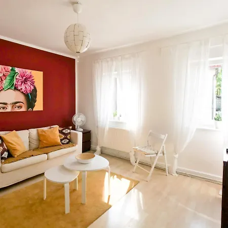 Stay 14 Apartments *