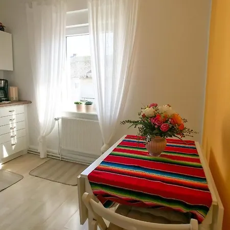 Stay 14 Apartments דירה